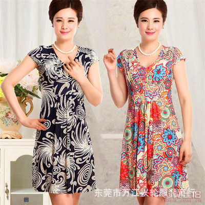 興輪服裝商行 中老年女裝連衣裙批發(fā)熱銷(xiāo)，夏季寬松媽媽裝優(yōu)選